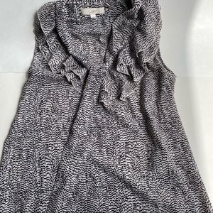 📦 🧺 Ann Taylor loft ruffle front sleeveless top